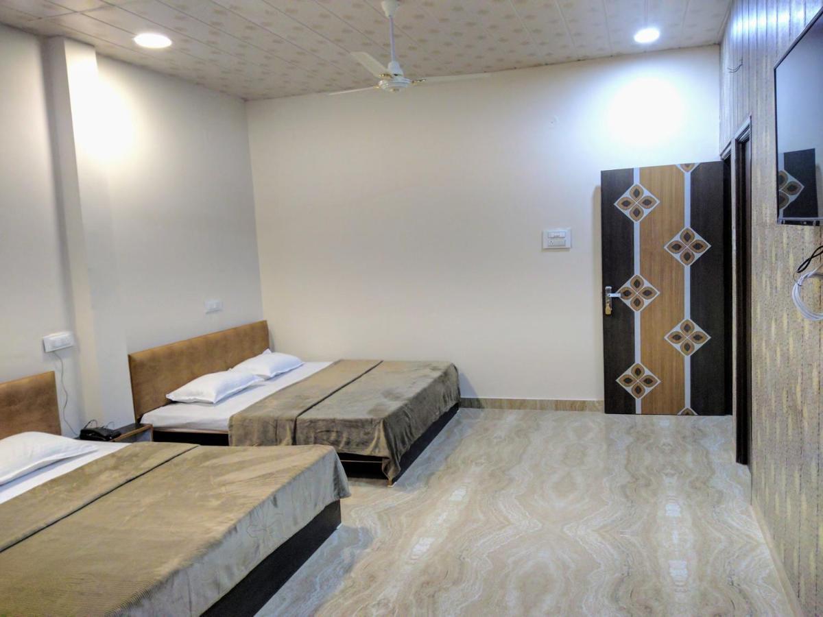 Mye Homestay 1 Near Golden Temple Amritsar Exteriör bild